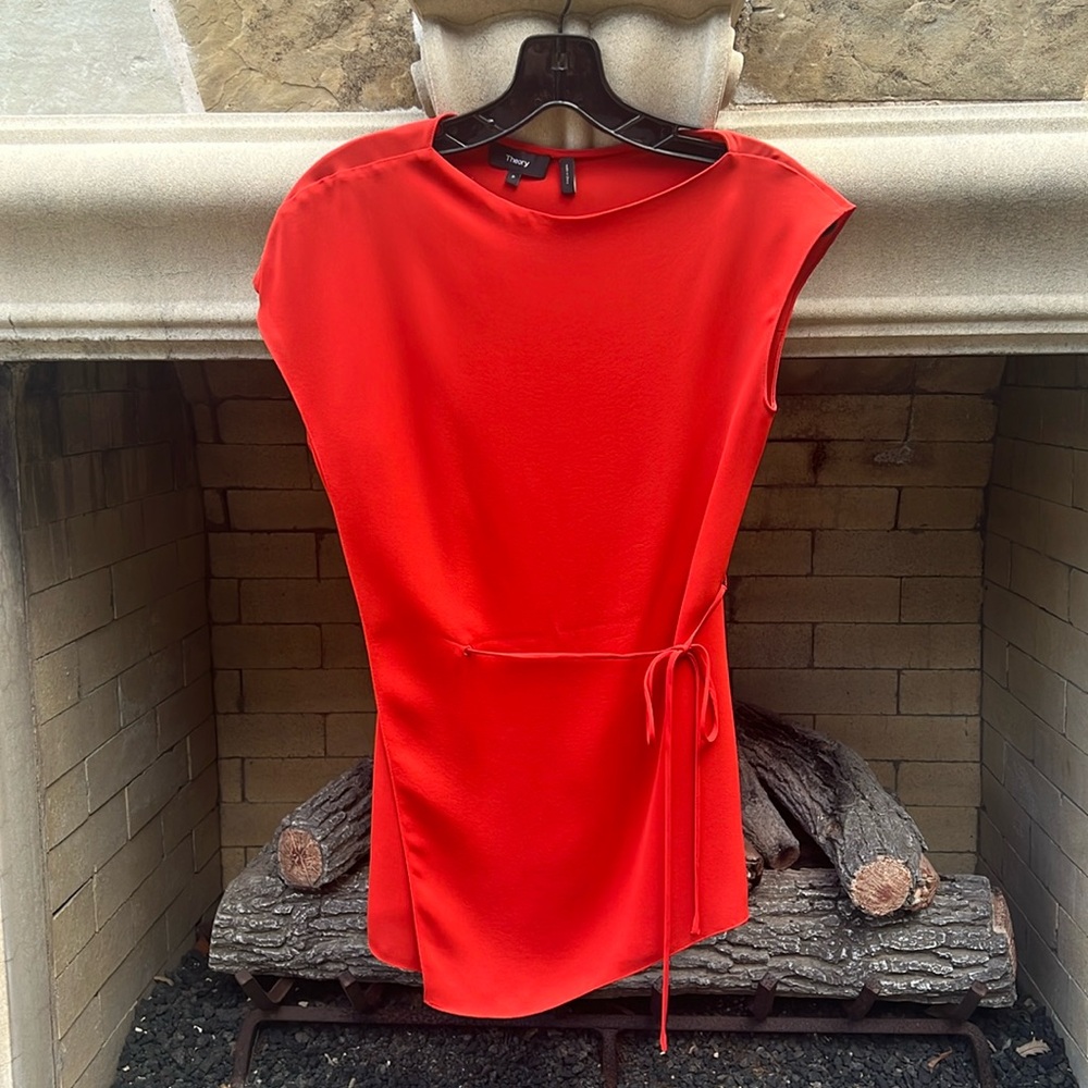 Theory Women’s Boat Neck Sleeveless Designer Top. SZ P. Color Bright Red.